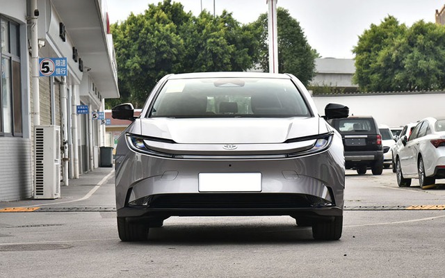 SUV Toyota mới đẹp long lanh này có giá quy đổi từ 470 triệu đồng, rẻ hơn cả Corolla cũ: Có ADAS, màn khủng, chạy 630km/sạc- Ảnh 2. SUV Toyota mới đẹp long lanh này có giá quy đổi từ 470 triệu đồng, rẻ hơn cả Corolla cũ: Có ADAS, màn khủng, chạy 630km/sạc- Ảnh 2.
