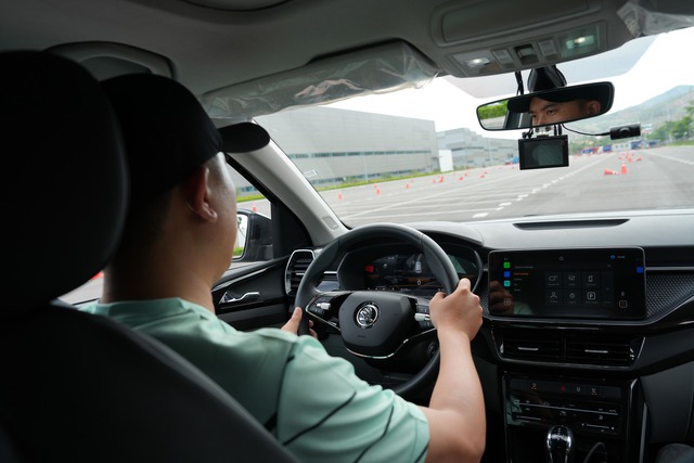 Skoda Kushaq - Đối thủ Yaris Cross chốt ra mắt Việt Nam cuối tuần này, dễ hot vì lắp ráp với giá dự kiến rẻ hơn- Ảnh 5. Skoda Kushaq - Đối thủ Yaris Cross chốt ra mắt Việt Nam cuối tuần này, dễ hot vì lắp ráp với giá dự kiến rẻ hơn- Ảnh 5.