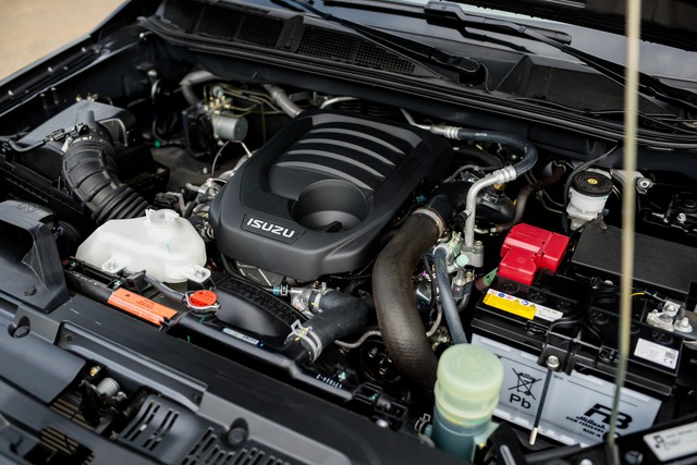 Isuzu mu-X ra mắt chưa đầy 1 tháng đã giảm giá tại đại lý: Bản tiêu chuẩn còn 914 triệu đồng, chưa giảm sâu như Everest- Ảnh 5. Isuzu mu-X ra mắt chưa đầy 1 tháng đã giảm giá tại đại lý: Bản tiêu chuẩn còn 914 triệu đồng, chưa giảm sâu như Everest- Ảnh 5.