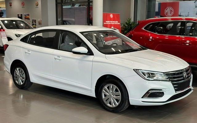 Loạt xe giảm sốc phá đáy, thiết lập lại sàn giá phân khúc tại Việt Nam: Từ sedan cỡ C 295 triệu đến SUV cỡ D 855 triệu đồng- Ảnh 4. Loạt xe giảm sốc phá đáy, thiết lập lại sàn giá phân khúc tại Việt Nam: Từ sedan cỡ C 295 triệu đến SUV cỡ D 855 triệu đồng- Ảnh 4.