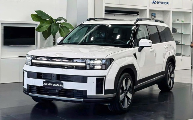 Loạt xe giảm sốc phá đáy, thiết lập lại sàn giá phân khúc tại Việt Nam: Từ sedan cỡ C 295 triệu đến SUV cỡ D 855 triệu đồng- Ảnh 2. Loạt xe giảm sốc phá đáy, thiết lập lại sàn giá phân khúc tại Việt Nam: Từ sedan cỡ C 295 triệu đến SUV cỡ D 855 triệu đồng- Ảnh 2.