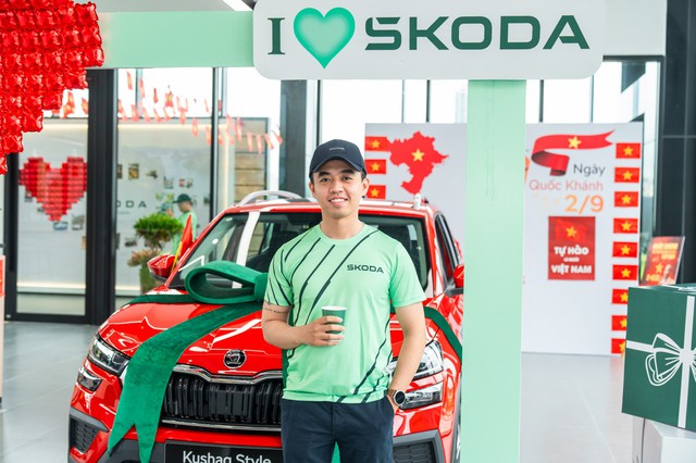 Đoàn xe Skoda 'vượt bão' tới Hà Nội, kết thúc gần 2.500km từ Độc Lập tới Thống Nhất với nhiều cung bậc cảm xúc- Ảnh 32. Đoàn xe Skoda 'vượt bão' tới Hà Nội, kết thúc gần 2.500km từ Độc Lập tới Thống Nhất với nhiều cung bậc cảm xúc- Ảnh 32.