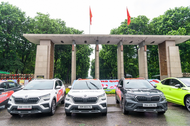 Đoàn xe Skoda 'vượt bão' tới Hà Nội, kết thúc gần 2.500km từ Độc Lập tới Thống Nhất với nhiều cung bậc cảm xúc- Ảnh 35. Đoàn xe Skoda 'vượt bão' tới Hà Nội, kết thúc gần 2.500km từ Độc Lập tới Thống Nhất với nhiều cung bậc cảm xúc- Ảnh 35.
