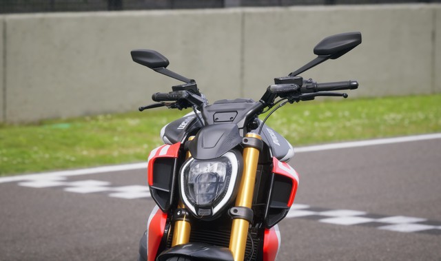 Ducati Diavel V4 RS ra mắt: Siêu mô tô tăng tốc nhanh như Bugatti Veyron, giá quy đổi từ 1,2 tỷ đồng- Ảnh 6. Ducati Diavel V4 RS ra mắt: Siêu mô tô tăng tốc nhanh như Bugatti Veyron, giá quy đổi từ 1,2 tỷ đồng- Ảnh 6.
