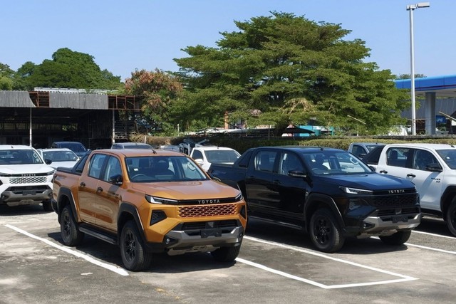 Toyota Hilux chốt ra mắt ngày 29/1: Máy dầu 2.8L mạnh ngang Ranger, nội thất như Prado, có ADAS, chỉ chờ giá tốt- Ảnh 2. Toyota Hilux chốt ra mắt ngày 29/1: Máy dầu 2.8L mạnh ngang Ranger, nội thất như Prado, có ADAS, chỉ chờ giá tốt- Ảnh 2.