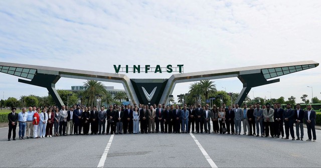 VinFast chuẩn bị mở hơn 50 showroom xe máy điện tại thị trường 1,5 tỷ dân - Ảnh 1.