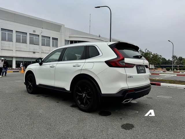 Honda CR-V hybrid lắp r&aacute;p chốt gi&aacute; từ 1,17 tỷ đồng, thấp hơn gần 10 triệu so với bản nhập, lại th&ecirc;m trang bị đấu CX-5, Tucson- Ảnh 2.