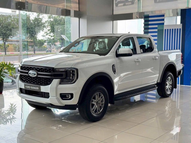 Toyota Hilux bán kỷ lục tại Việt Nam khi chuyển sang đời mới: Chốt 871 xe trong tháng Tết, có thể vượt Triton để bám đuổi doanh số với Ranger- Ảnh 3. Toyota Hilux bán kỷ lục tại Việt Nam khi chuyển sang đời mới: Chốt 871 xe trong tháng Tết, có thể vượt Triton để bám đuổi doanh số với Ranger- Ảnh 3.