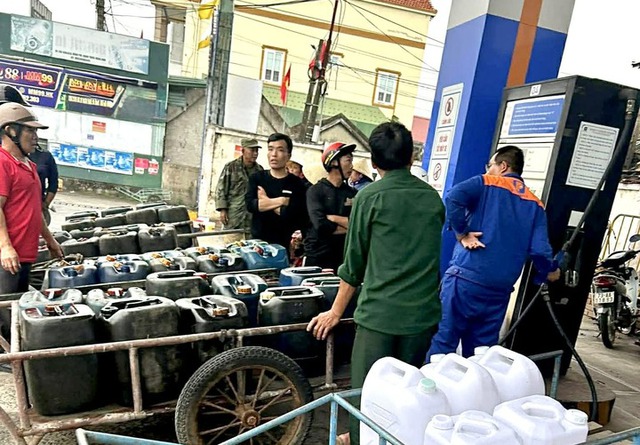 Gi&aacute; xăng dầu đồng loạt tăng dựng đứng, cao nhất 8.490 đồng/l&iacute;t- Ảnh 2.