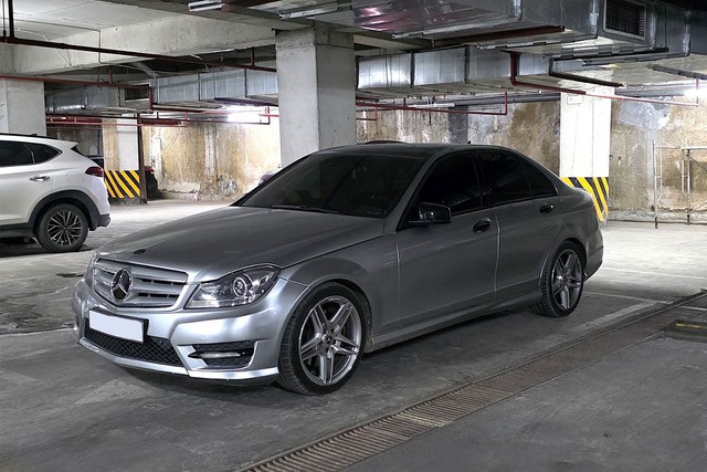 'T&ocirc;i ngậm ng&ugrave;i 'tr&ugrave;m mền' chiếc Mercedes-Benz C 300 khi gi&aacute; xăng gần 30.000 đồng/l&iacute;t, đi xa cũng kh&ocirc;ng d&aacute;m d&ugrave;ng'- Ảnh 1.