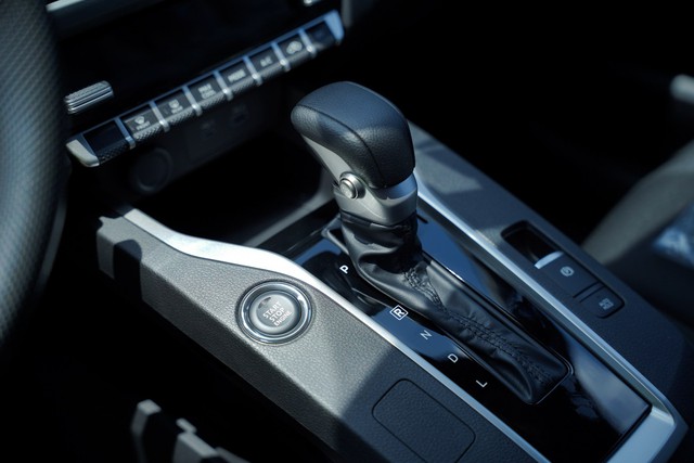Mitsubishi Xforce 2026 bản 'base' kh&aacute;c g&igrave; bản 'full' khi ch&ecirc;nh nhau đến gần 120 triệu đồng, đ&aacute;p &aacute;n c&oacute; ngay trong bảng n&agrave;y- Ảnh 2.