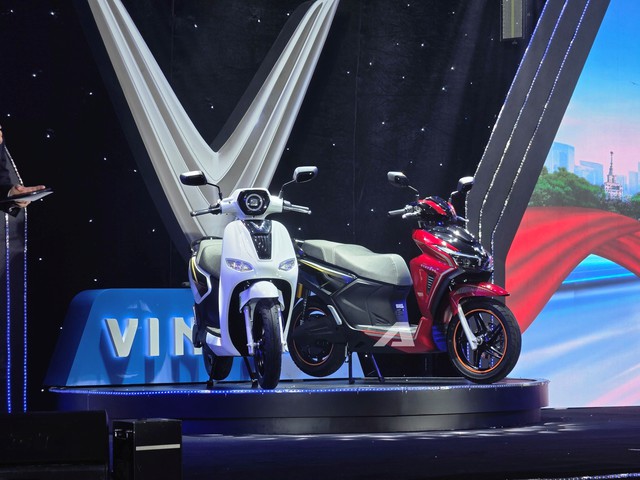 VinFast ra mắt bộ đôi Kinet và Kyo: Cốp rộng hơn SH Mode, Smart Key, chạy tới 160km/sạc, có thể đổi pin - Ảnh 1.