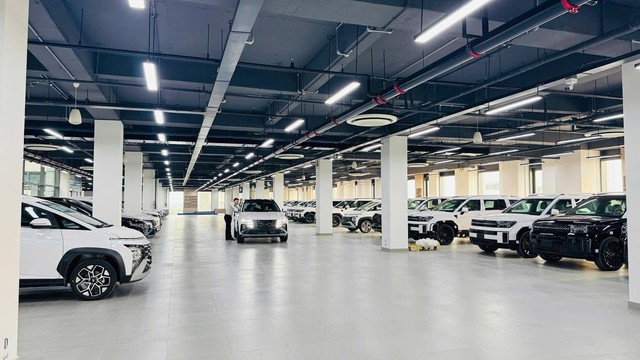 Hyundai &lsquo;chơi s&aacute;t v&aacute;n&rsquo; trong cuộc đua ưu đ&atilde;i: Stargazer rẻ hơn Sonet, Santa Fe nối d&agrave;i mức giảm 220 triệu đồng - Ảnh 1.