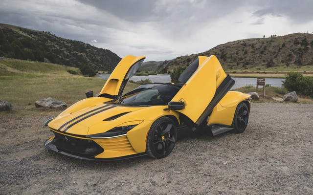 ‘Chơi’ Ferrari lãi hơn cả mua vàng, buôn bất động sản: 3 năm lời gần 8 lần, chủ xe nhận về số tiền quy đổi 446 tỷ đồng - Ảnh 1.