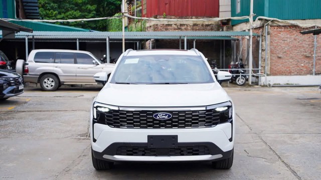 Loạt SUV hạng C đua nhau giảm giá: Nhiều mẫu giảm hàng trăm triệu đồng, gây áp lực với cả 'đàn em' B-SUV - Ảnh 1.