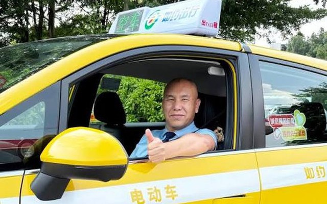 Cuốc xe taxi chỉ hết 160.000 đồng nhưng khách chuyển khoản hơn 545 triệu, tài xế phát hiện lập tức báo công an - Ảnh 1.