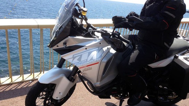 KTM 1290 Super Adventure - Xế "phượt" khủng sắp ra mắt