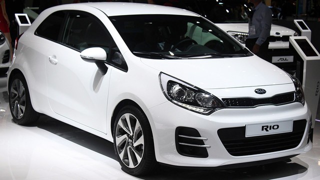 Chi tiết xe giá rẻ Kia Rio 2015