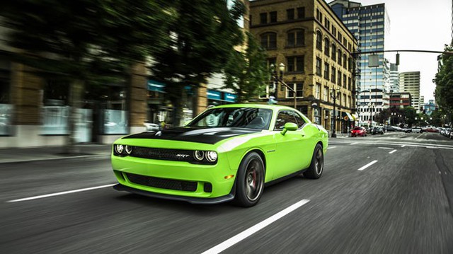 Dodge Challenger SRT Hellcat 2015 – “Siêu cơ bắp” tiết kiệm xăng
