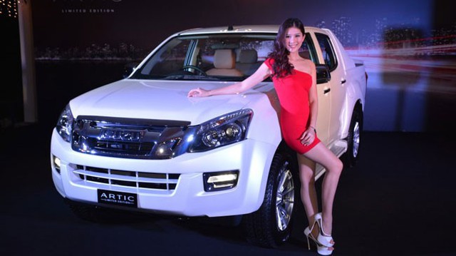 Isuzu D-Max phiên bản "trắng phau"