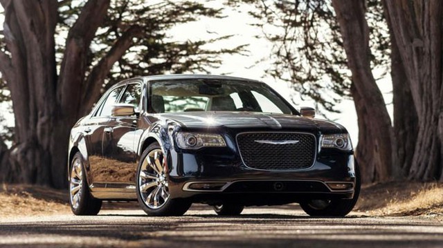 Chrysler 300 2015 trình làng, giá khởi điểm 32.390 USD