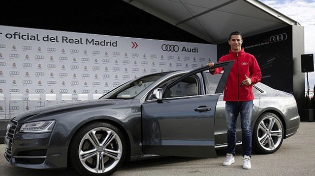 D 224 N Sao Real Madrid được Tặng Xe Audi Cristiano Ronaldo