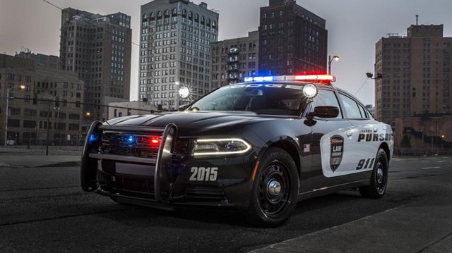 Dodge Charger Pursuit 2015: Nâng cấp để đồng hành với cảnh sát