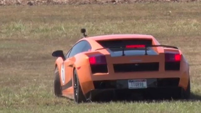 Xem cảnh siêu xe Lamborghini Gallardo mất lái ở 240 km/h