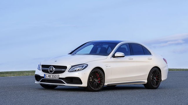 Mercedes-AMG C63 2015: Mạnh mẽ mà vẫn tiết kiệm xăng