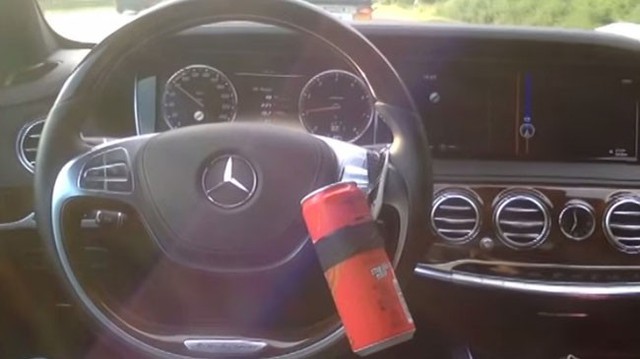 Biến Mercedes-Benz S-Class thành xe tự lái bằng lon soda