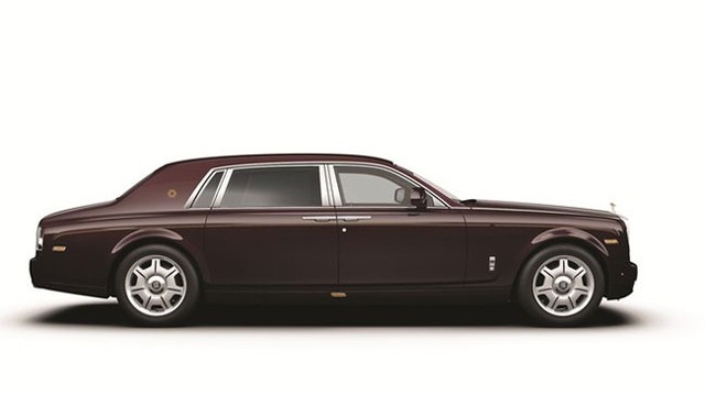Rolls-Royce Phantom độc nhất vô nhị cập bến Hải Phòng