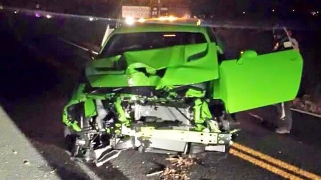 “Siêu cơ bắp” Dodge Challenger Hellcat tử nạn ngay sau khi về tay chủ