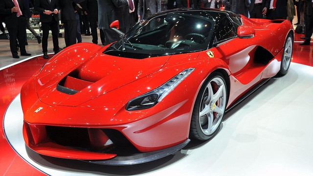 Ảnh đẹp cận cảnh siêu xe Ferrari LaFerrari số 1