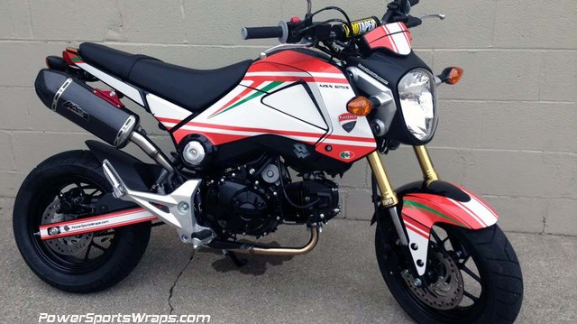 Gã tí hon Honda MSX125 "lột xác" thành quái vật Ducati Monster