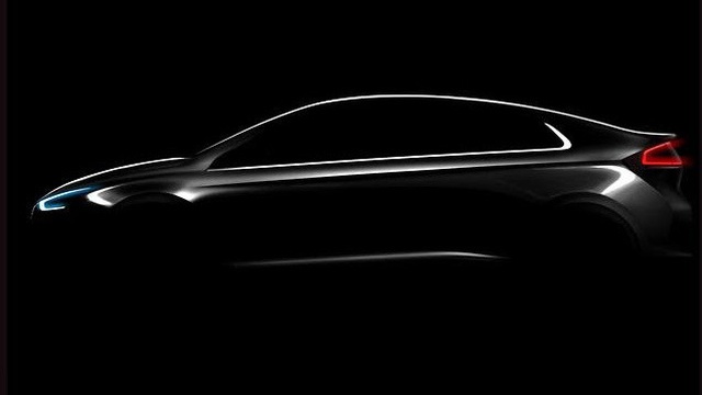 Hé lộ hình ảnh đầu tiên của xe “3 trong 1” Hyundai Ioniq