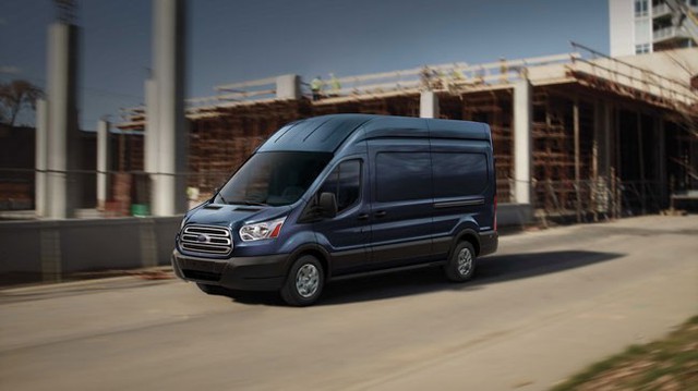Tiện nghi hơn với Ford Transit 2016