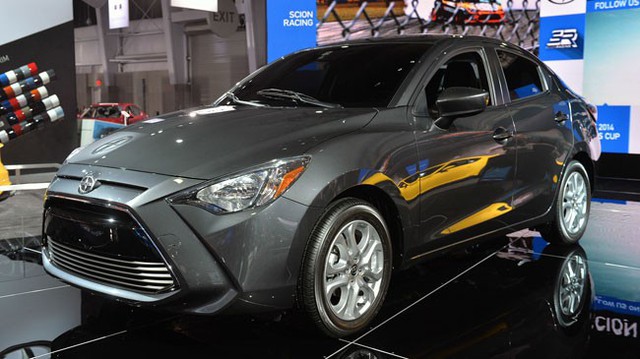 Scion iA 2016 thực chất là Mazda2 phiên bản “miệng rộng”
