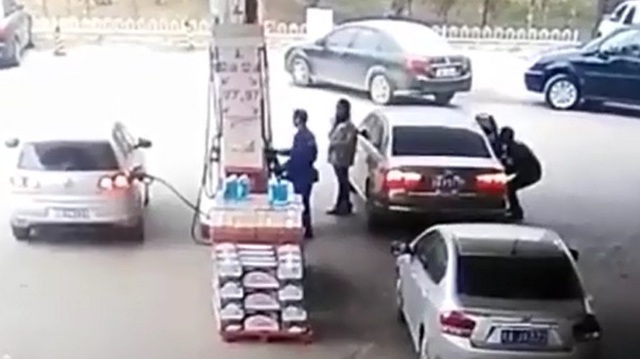Cảnh giác thủ đoạn ăn trộm túi xách trong ô tô tại cây xăng
