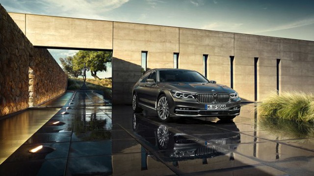 Cận cảnh 5 tính năng siêu tiện lợi trên BMW 7-Series 2016