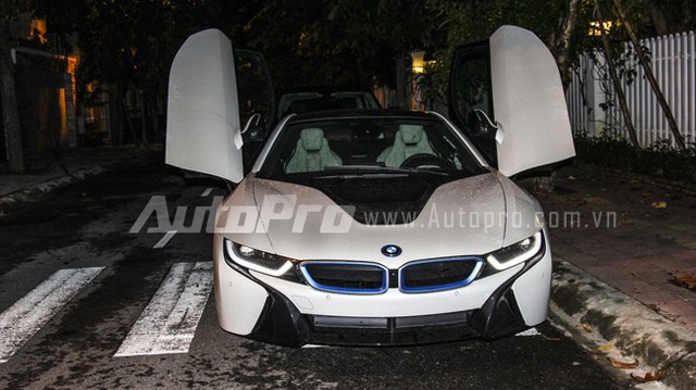Siêu phẩm BMW i8 thứ hai cập bến Đà Nẵng