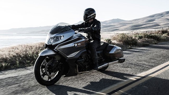 BMW Concept 101 ra mắt, “ông vua đường trường” Honda Gold Wing gặp khó