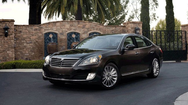 Hyundai Equus 2016: Mở cốp sau không cần dùng tay hay chìa khóa