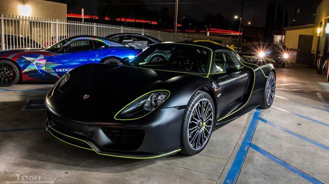 Siêu xe Porsche 918 Spyder màu độc của đại gia