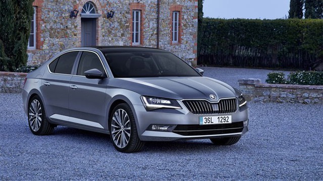 Cư dân mạng nói về xe giá rẻ Skoda Superb nhiều hơn cả Mercedes-Benz GLE