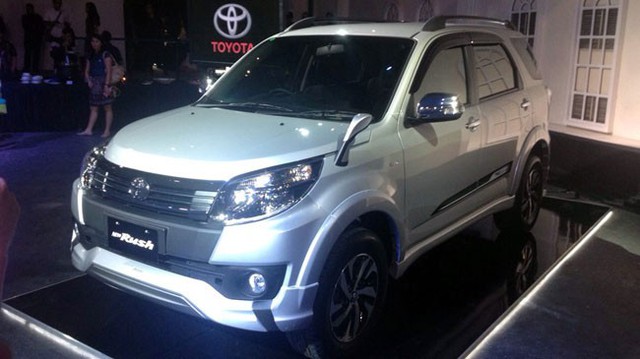 SUV cỡ nhỏ Toyota Rush 2015 ra mắt, giá từ 374 triệu Đồng