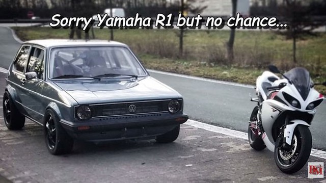 Siêu mô tô Yamaha R1 thất trận trước xe Volkswagen “xưa như diễm”