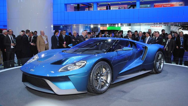 Ford GT và Ford Focus RS đồng loạt "hạ cánh" tại Geneva