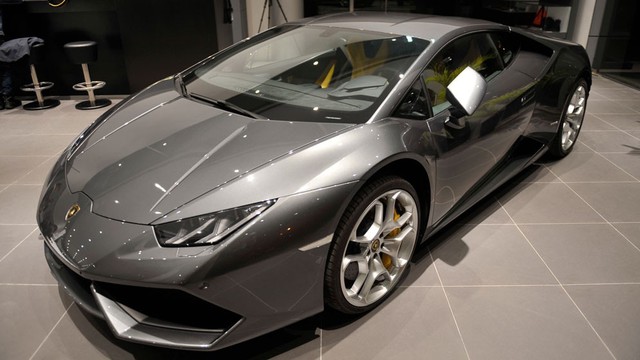 Giảm giá kịch sàn, Lamborghini Huracan chính hãng đã tìm được chủ nhân