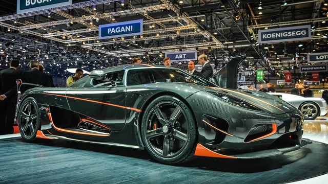 Koenigsegg bất ngờ lộ thông tin về xe 4 cửa