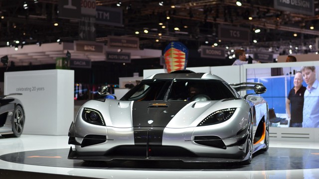 Siêu xe đua Koenigsegg Agera RS bất ngờ được công bố